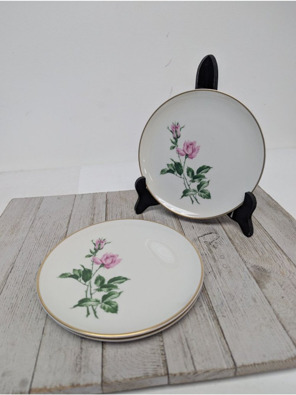 Youngsware YOU1 Embassy Fine China Gold Trim Roses Set 3 Dessert Plates 6 1/2"